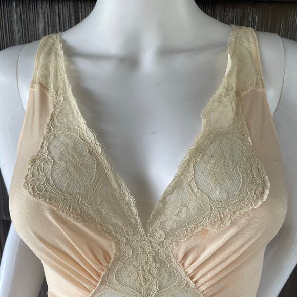🔥VTG Olga Bodysilk Peach Full Sweep Nightgown  Sweetheart lace Sheer Romantic - Picture 5 of 14